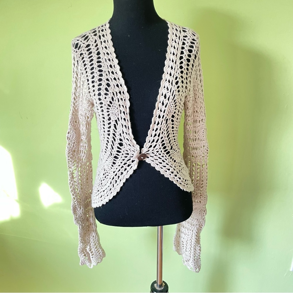 VINTAGE Y2K RAVE CREAM CROCHET KNIT BELL SLEEVE TOP SWEATER SIZE MEDIUM